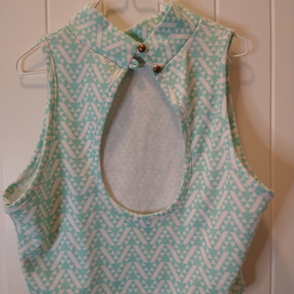 Turquoise and white top - Picture 3 of 4